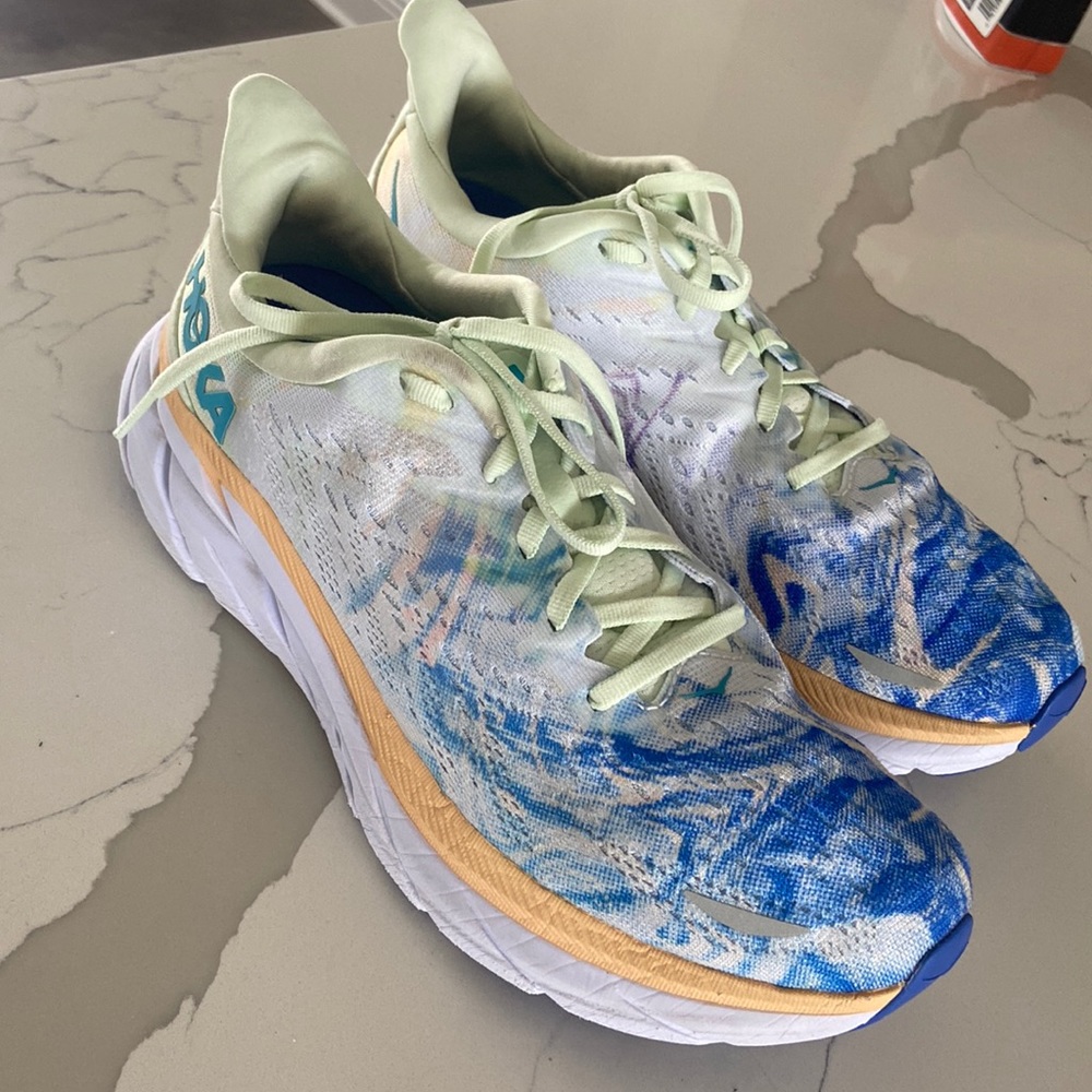 HOKA ONE ONE CLIFTON 8 shoes